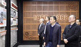 攀钢集团钒钛资源股份有限公司党委书记、、、董事长马朝辉到四川太阳成集团tyc151cc参观互换